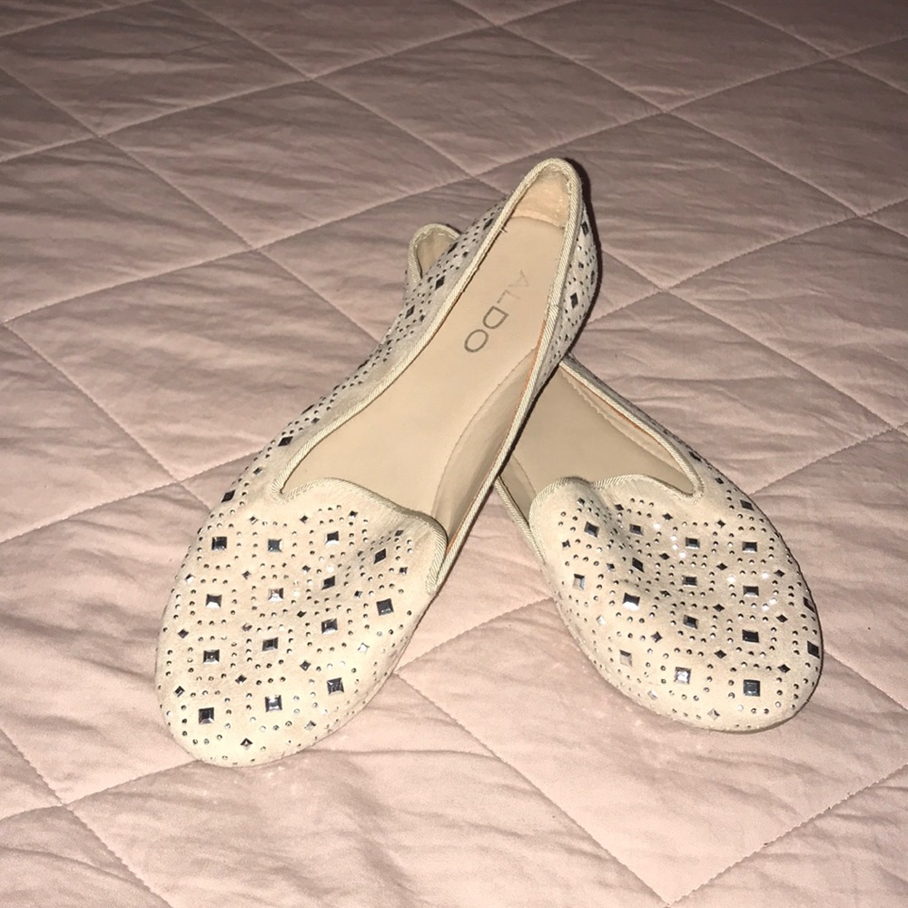 Super stylish blush pink flats